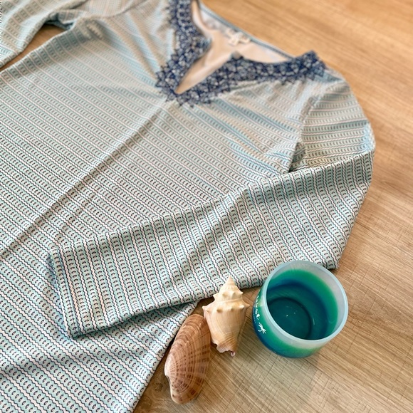 NWOT - 50+UPF Hampshirite Shift with Keyhole closure and embroidered details - Picture 4 of 4